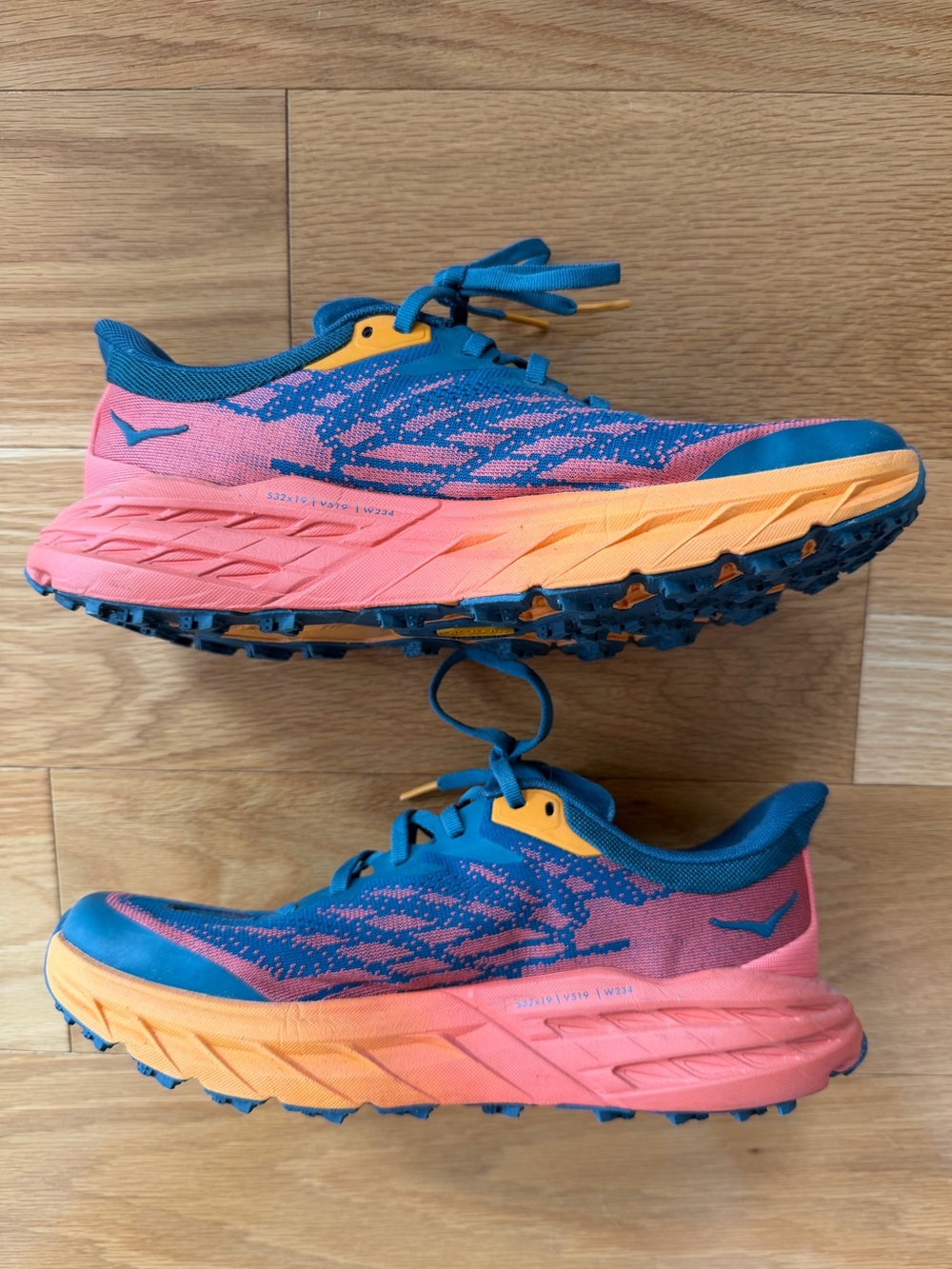 WIDE Hoka Speedgoat 5 Women’s Running Shoes Sneakers Size 8 Wide 8W Blue Orange - Picture 2 of 6